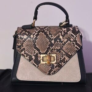 Elegant Snakeskin Pattern Handbag